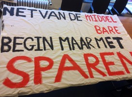Scholieren en studenten maakten vorige week verschillende spandoeken voor de demonstratie van zaterdag Scholieren en studenten maakten vorige week verschillende spandoeken voor de demonstratie van zaterdag